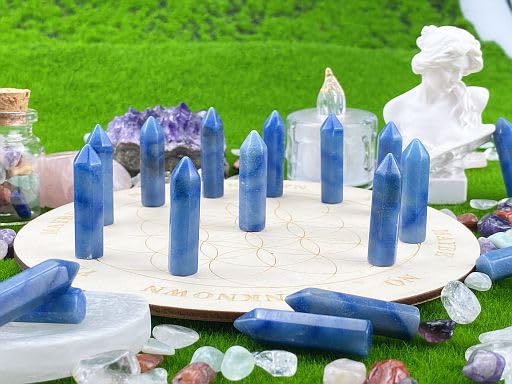 Pierre aventurine bleue YATOJUZI, texture polie et couleur apaisante pour le toucher.