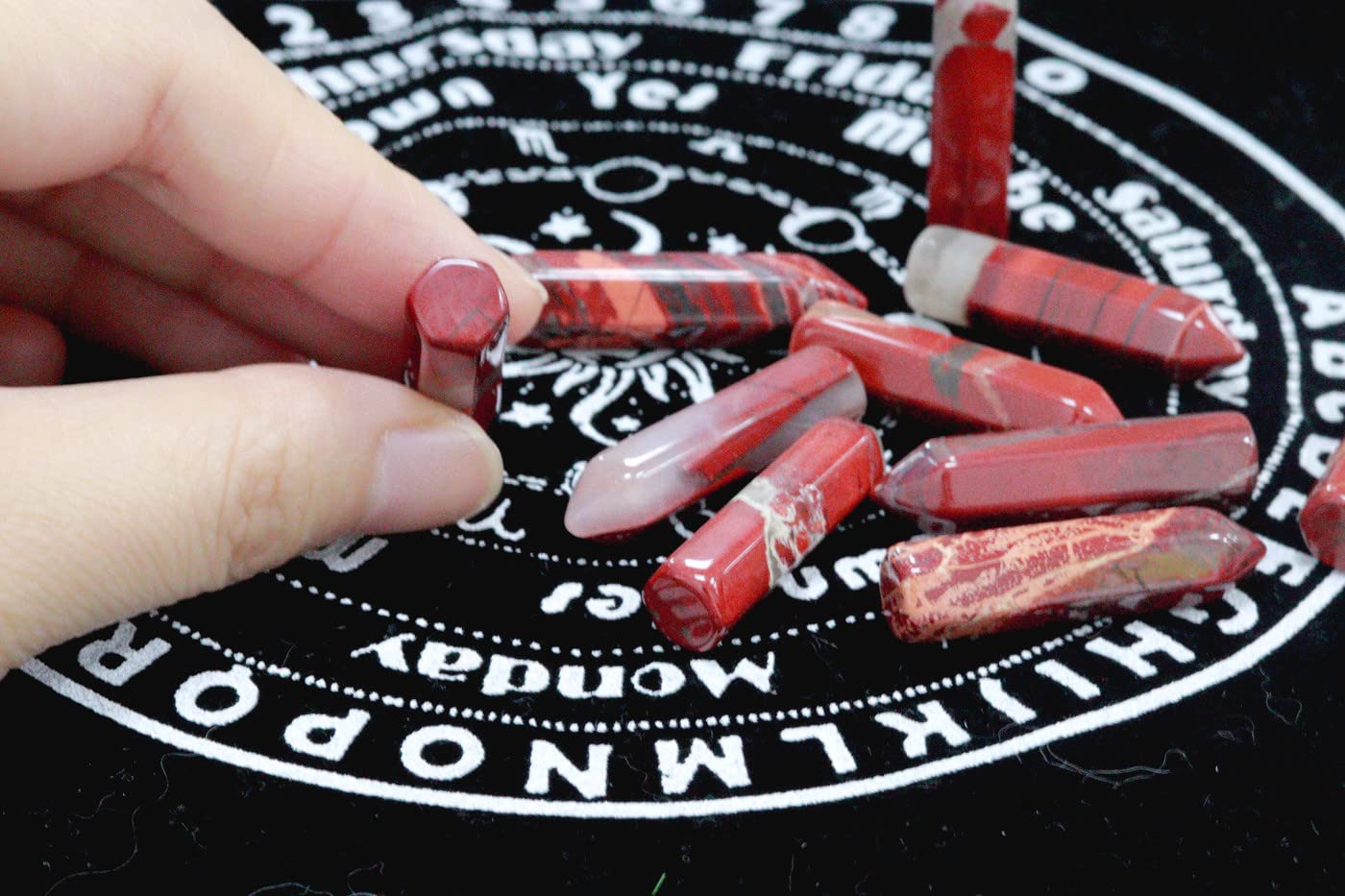 YATOJUZI: jaspe rouge protégeant des énergies négatives