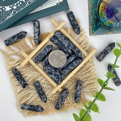 Sachet cadeau YATOJUZI en satin avec logo.