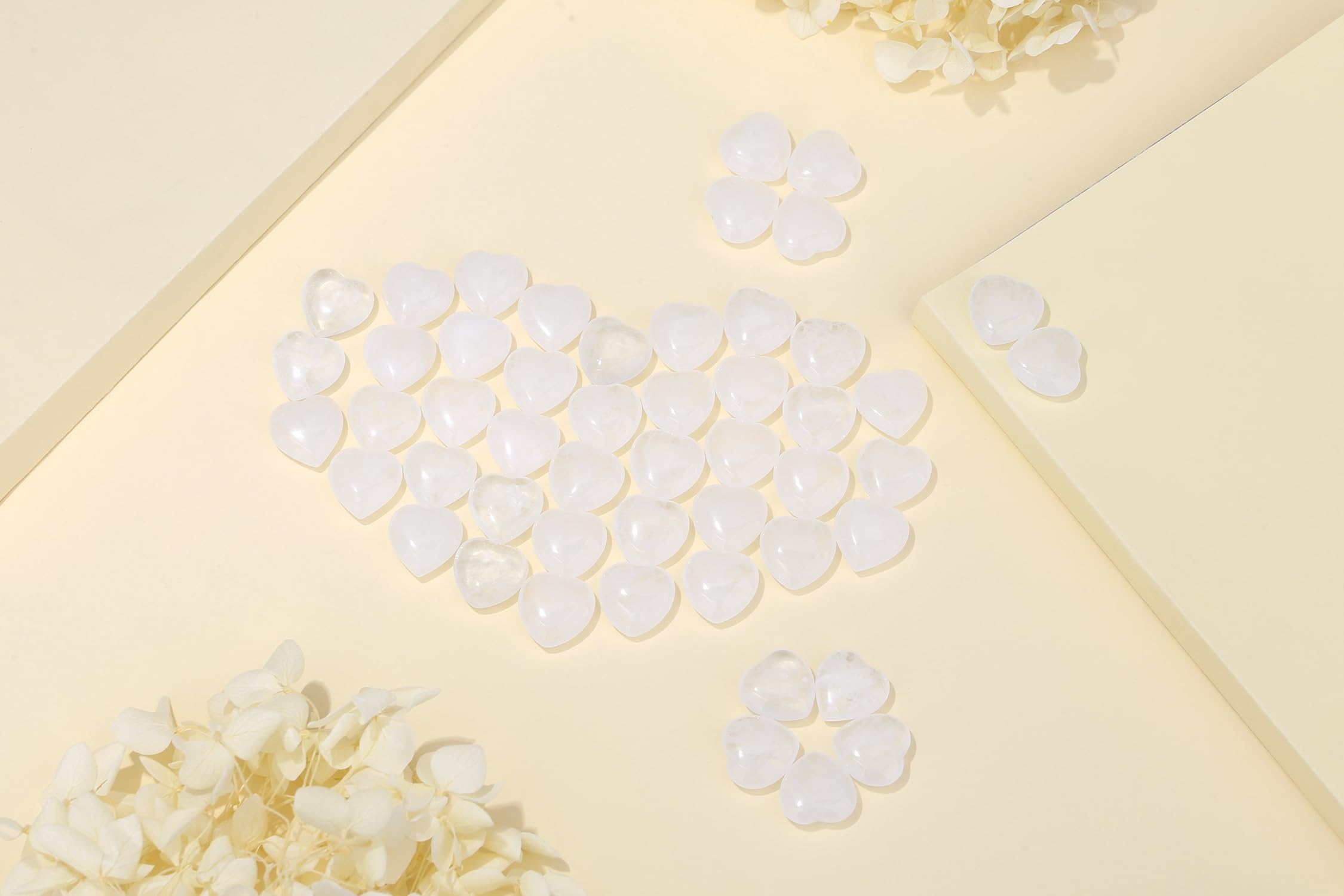 Quartz clair cœur YATOJUZI, utile pour rituels simples.