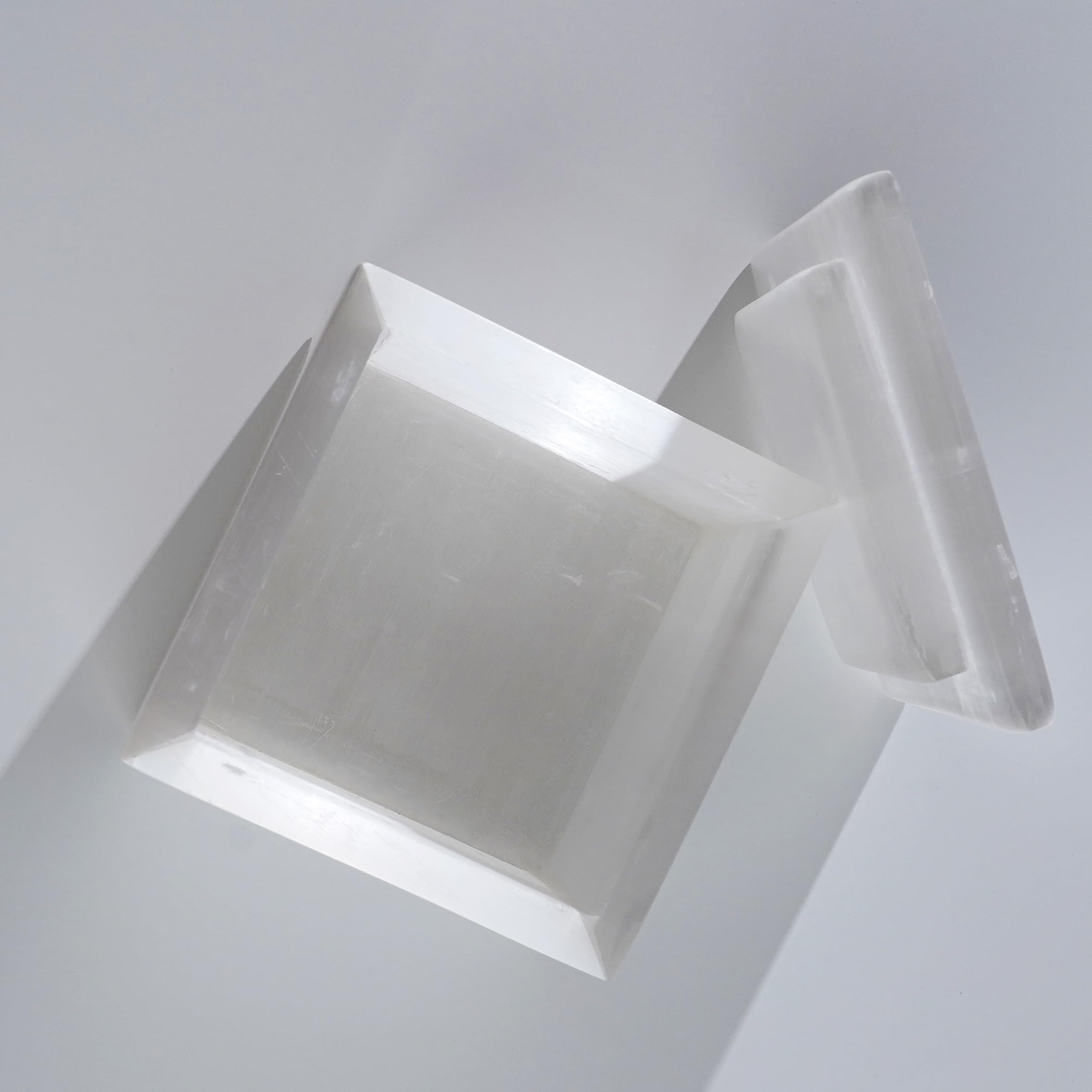 YeasHome display pierres meditation selenite, inspire l'harmonie et favorise la pratique