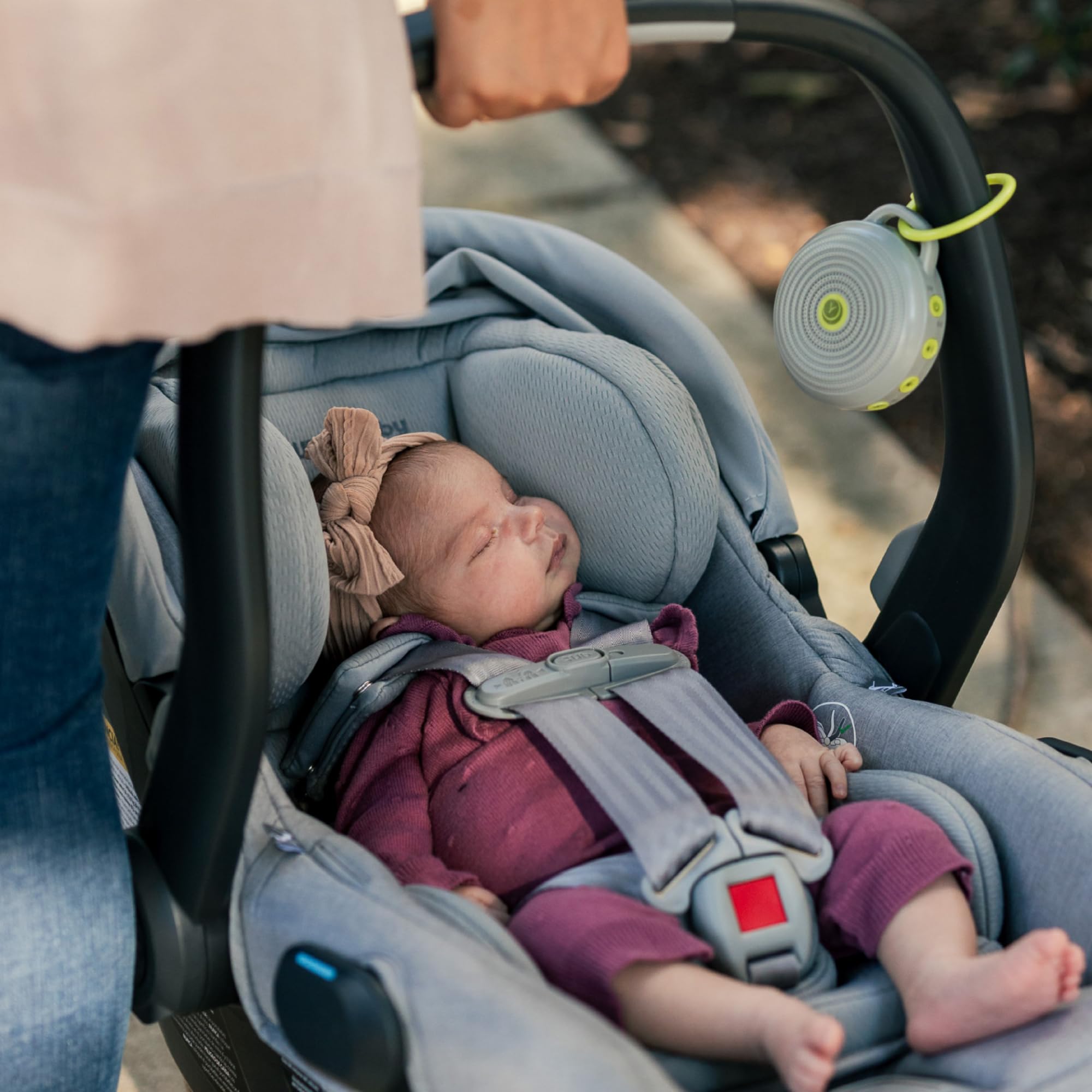 Yogasleep Hushh interface simple et sûre avec verrouillage enfant.