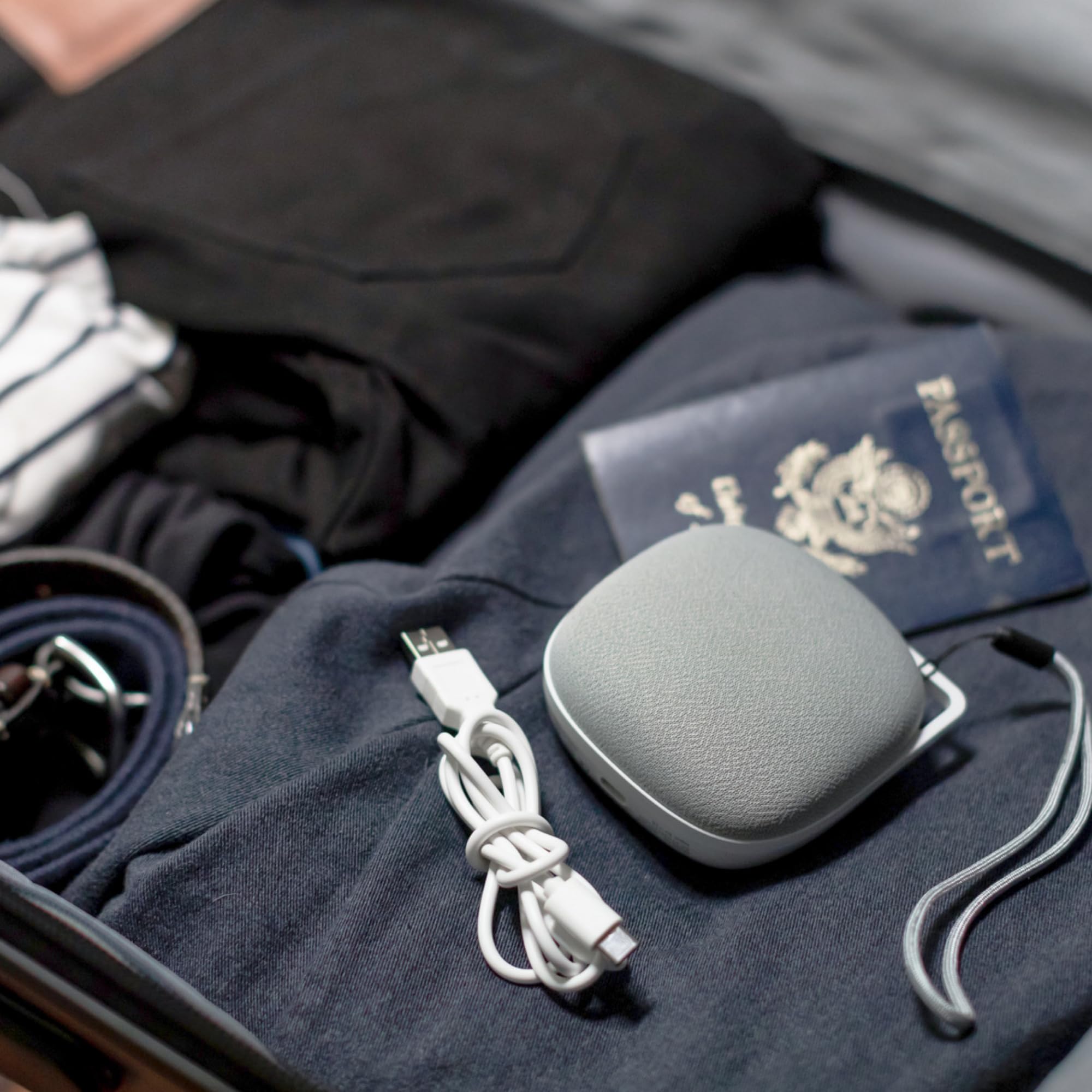 Yogasleep Travelcube : option USB, sans pile, pratique lors des voyages.