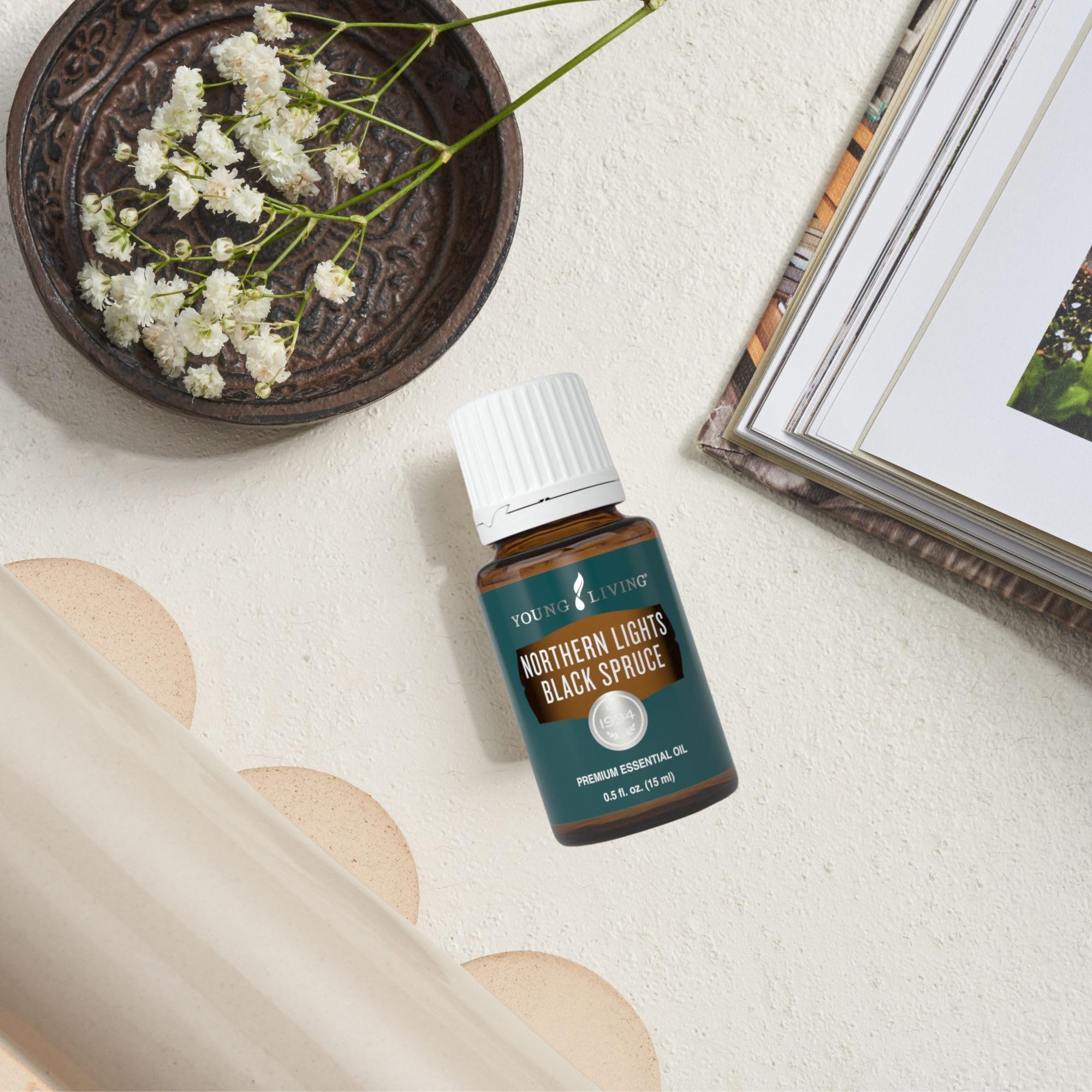Young Living Épinette Noire des Lumières du Nord – Arôme calmant favorisant la détente nocturne.