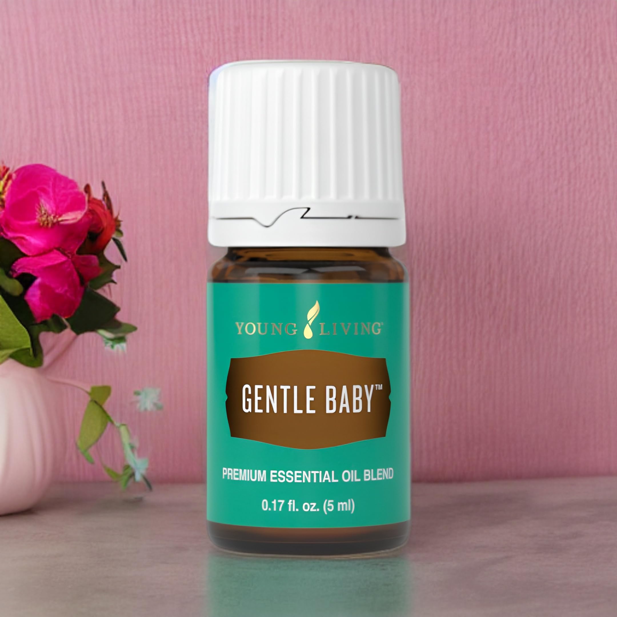 Application sur peau avec Gentle Baby, Young Living apaise et hydrate en douceur.