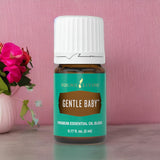 Application sur peau avec Gentle Baby, Young Living apaise et hydrate en douceur.