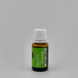 Huile essentielle citron vert Young Living : diffusion dans le salon pour une ambiance vivifiante.