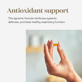 Young Living Inner Defense, gélule dans la main pour usage quotidien.