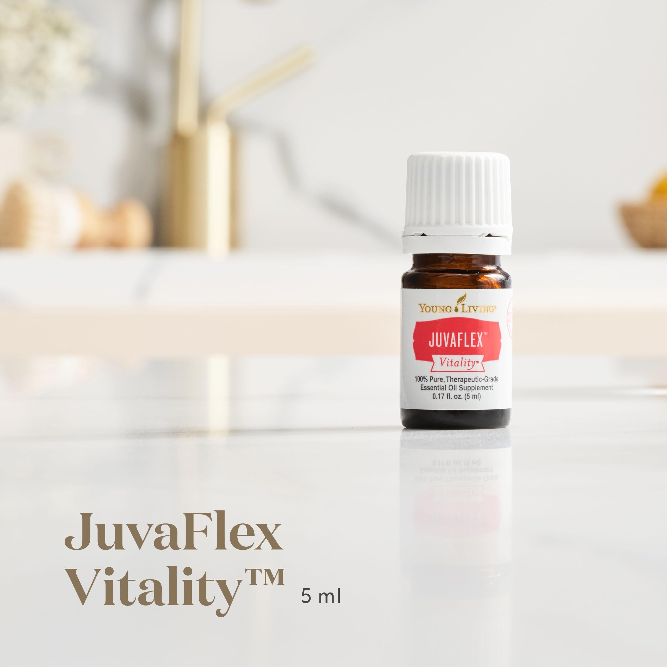 Gouttes JuvaFlex Vitality ajoutées à une boisson ou recette.