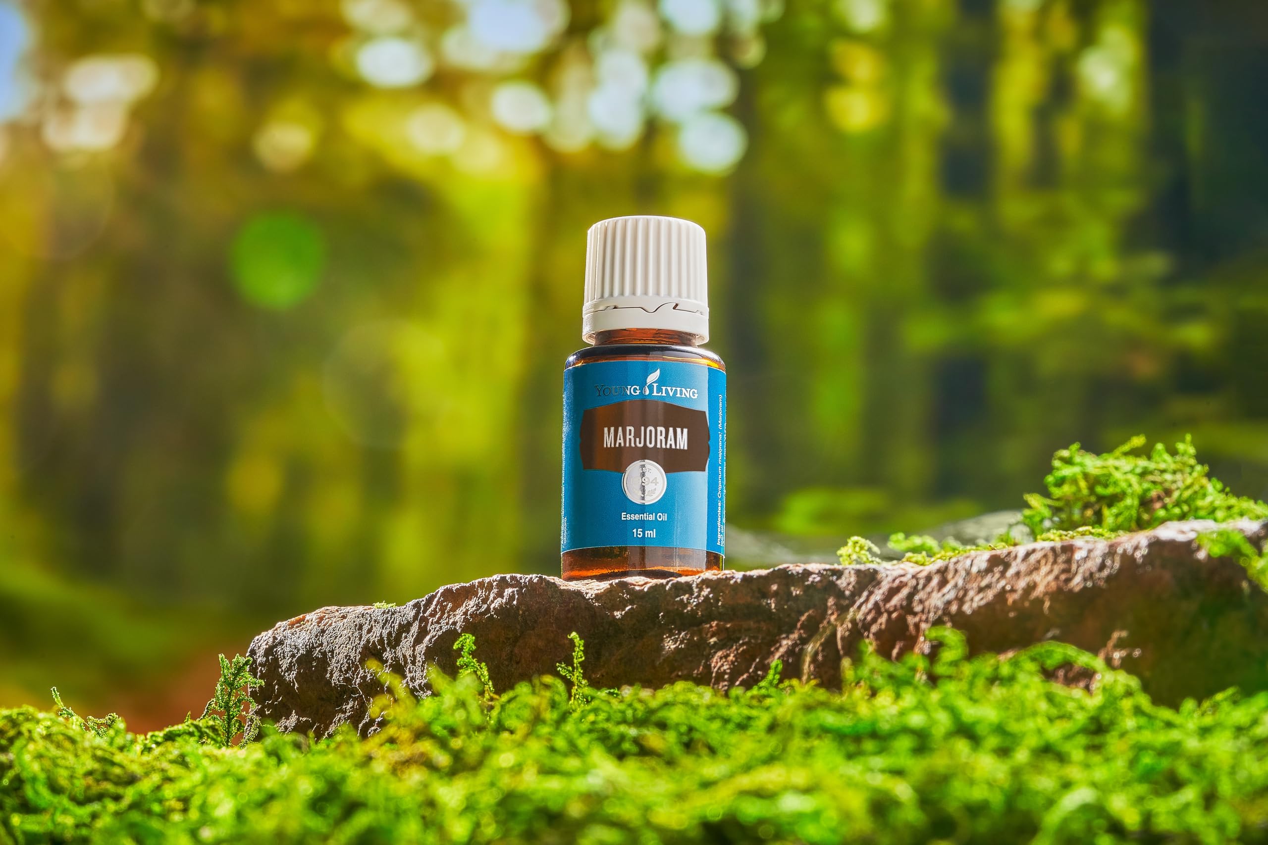 Parfum naturel marjolaine Young Living favorisant une ambiance sereine.