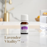 Young Living Vitality Lavande – arôme floral délicat idéal dans les desserts.