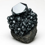 ZCVFA Hemys bracelet hématite porté au quotidien noir.