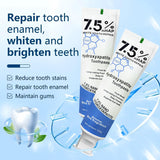 Texture cremeuse du dentifrice Zeamyhy prête pour le brossage.