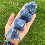 Zenkeeper aventurine bleue brute: beau spécimen gemme pour collectionneurs et amateurs.