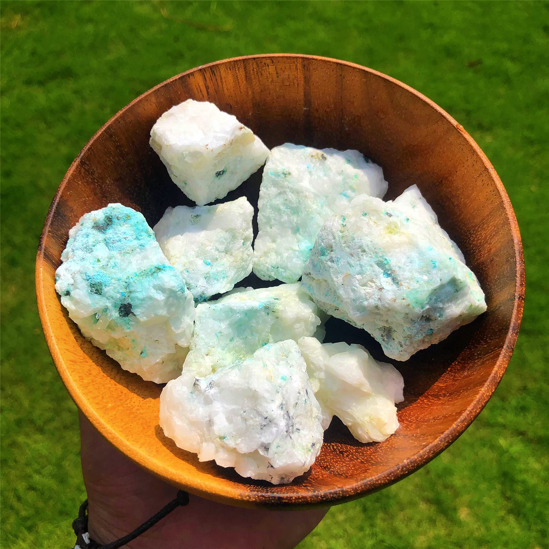 Zenkeeper chrysocolle morceaux bruts mis en tas pour ambiance naturelle et énergie rafraîchissante.