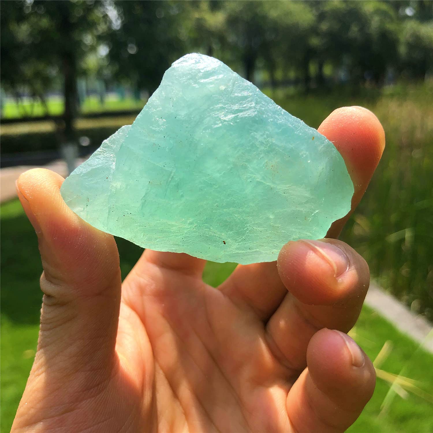 Zenkeeper fluorite verte brute, pierres naturelles avec variations uniques, parfaites pour l'artisanat.