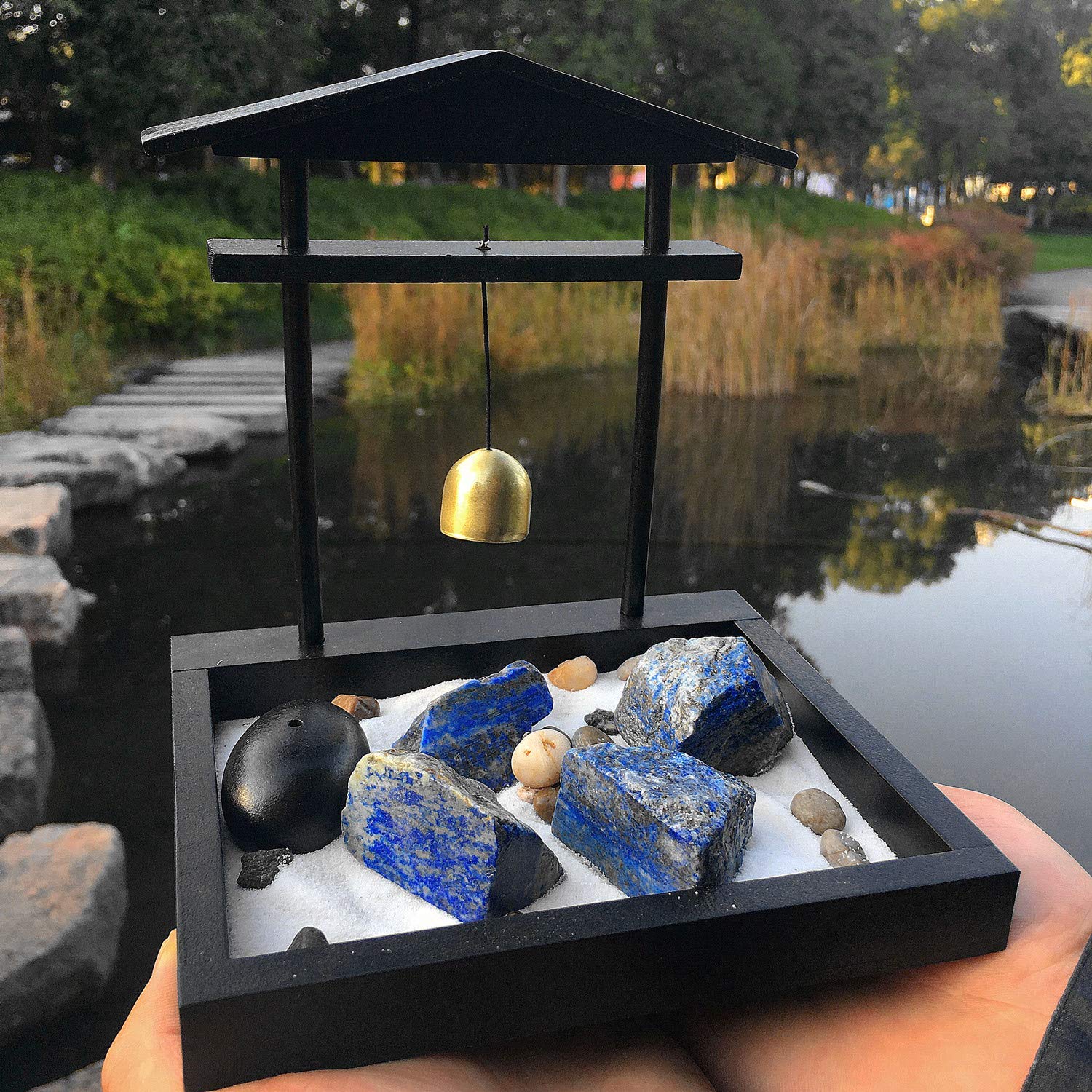 Zenkeeper Lapis Lazuli galet naturel apporte ambiance apaisante au bureau