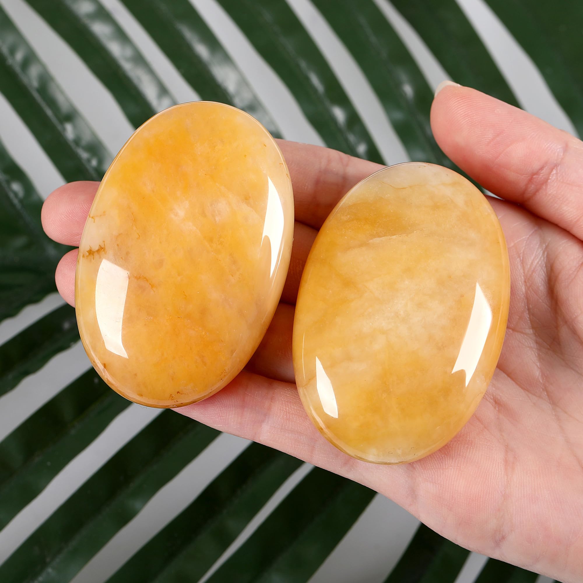 ZHIYUXI Jade jaune poli pour la méditation et la concentration.