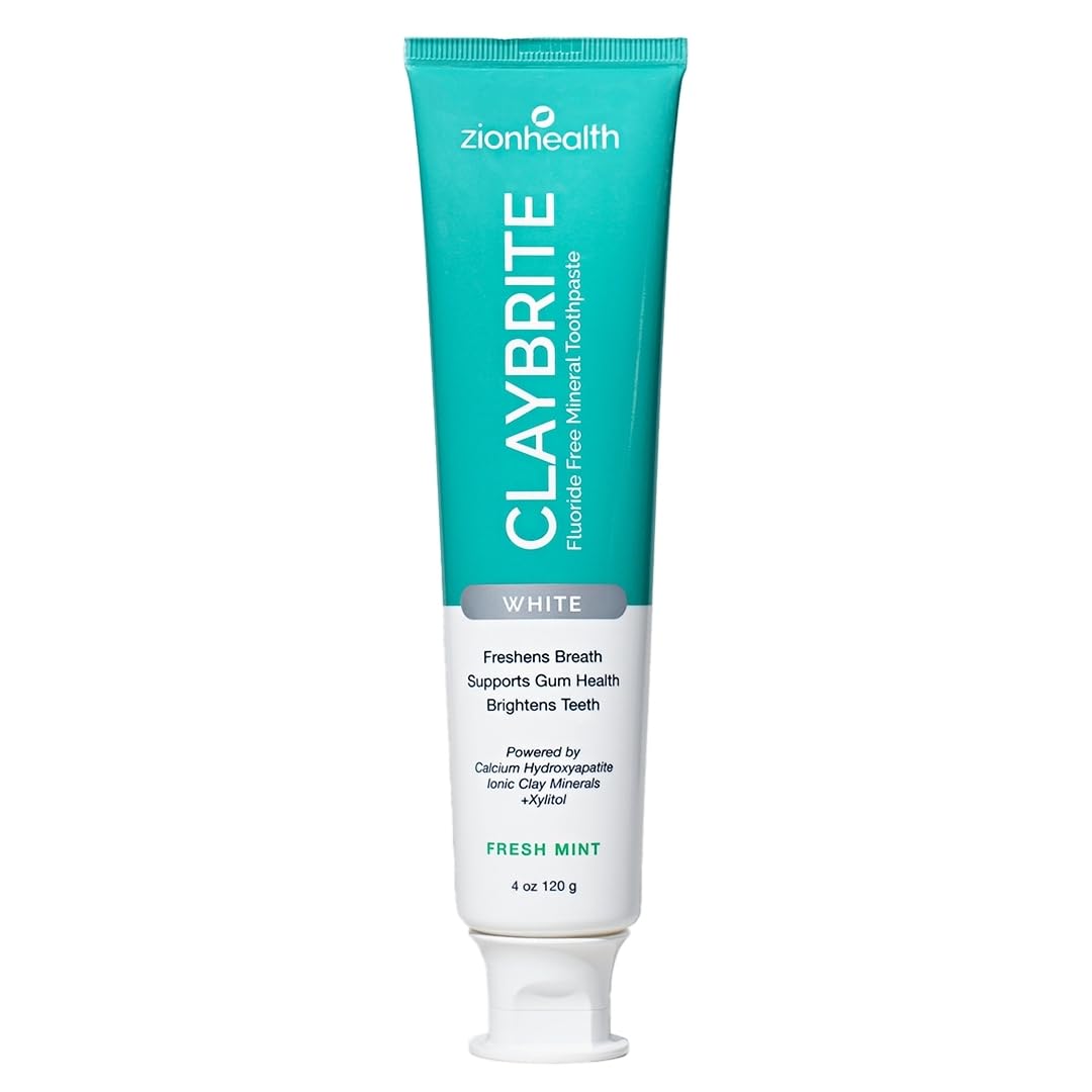 Dentifrice minéral Zion Health ClayBrite dans son emballage prêt pour la routine quotidienne.