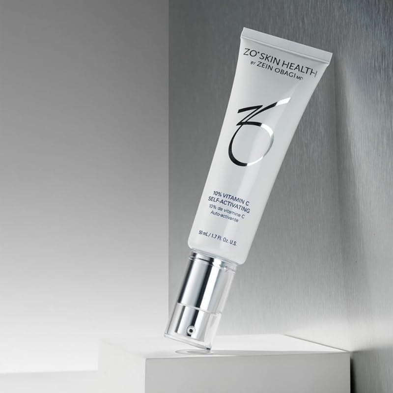 ZO SKIN HEALTH 10% vitamine C, goutte-serum, aide potentiellement à un teint plus uniforme.
