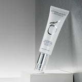 ZO SKIN HEALTH 10% vitamine C, goutte-serum, aide potentiellement à un teint plus uniforme.